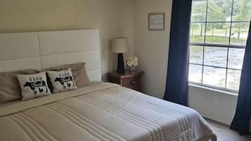 3 bedrooms, iron/ironing board, WiFi, bed sheets