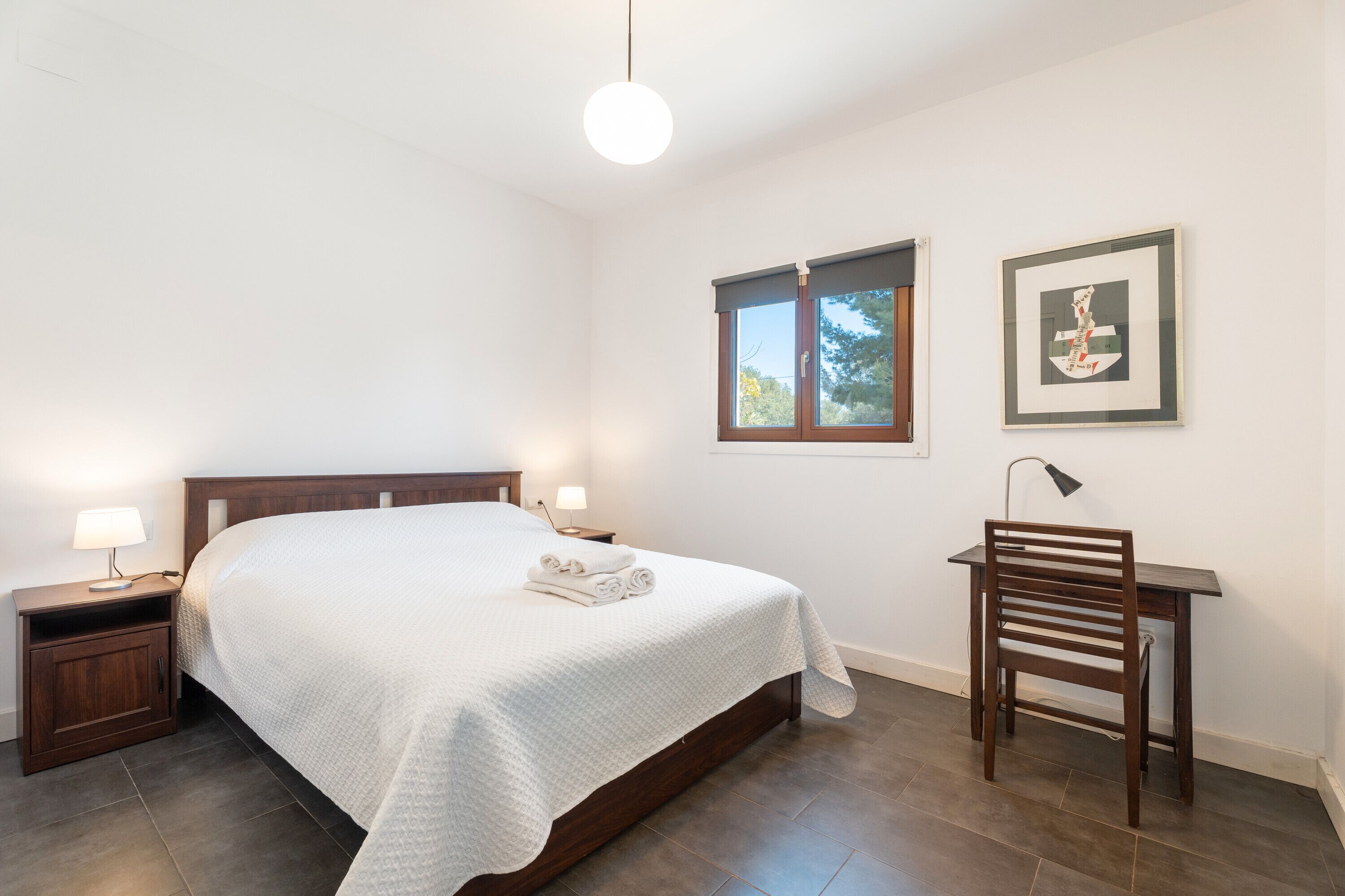 2 slaapkamers, een strijkplank/strijkijzer, gratis wifi, beddengoed