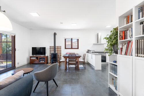 Holiday Home 'Casa En Sierra Calderona' with Mountain View, Wi-Fi and Air Conditioning