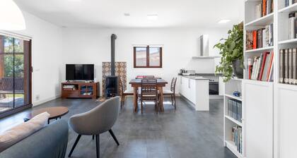 Holiday Home 'Casa En Sierra Calderona' with Mountain View, Wi-Fi and Air Conditioning