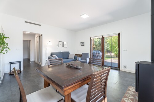 Holiday Home 'Casa En Sierra Calderona' with Mountain View, Wi-Fi and Air Conditioning