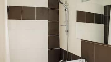 Handtücher, Seife, Toilettenpapier