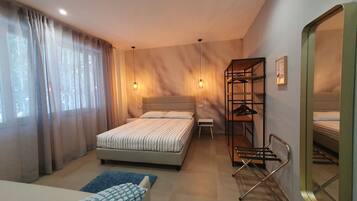 2 bedrooms, travel crib, free WiFi, bed sheets
