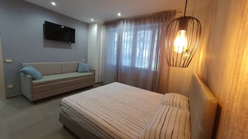 2 bedrooms, travel crib, free WiFi, bed sheets