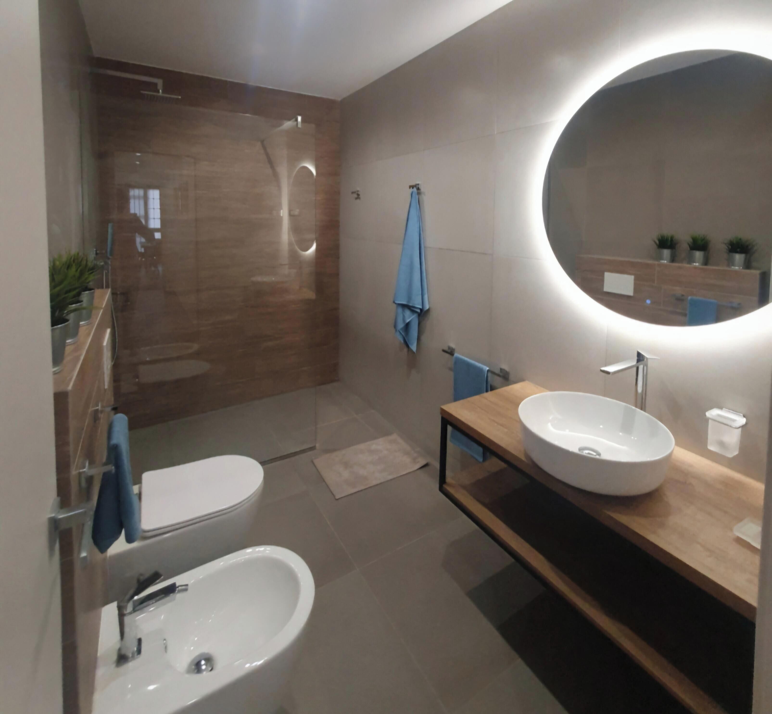 Dusche, Haartrockner, Bidet, Handtücher
