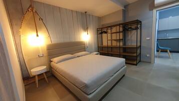 2 bedrooms, travel crib, free WiFi, bed sheets