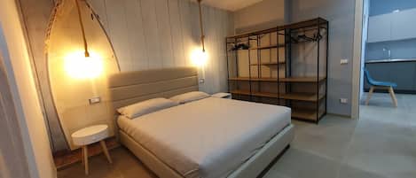 2 bedrooms, travel crib, free WiFi, bed sheets