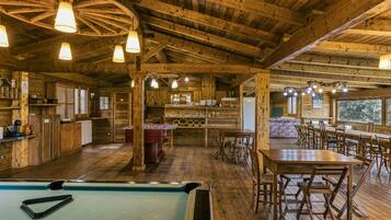 Bar (in der Unterkunft)