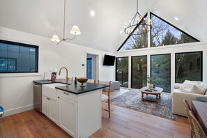 Interior - Maynard's Retreat | Hocking Hills (Rockbridge)