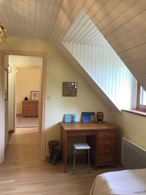 2 bedrooms, desk, iron/ironing board, travel cot