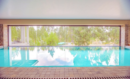Indoor pool. Hotel Andesmar Huancayo