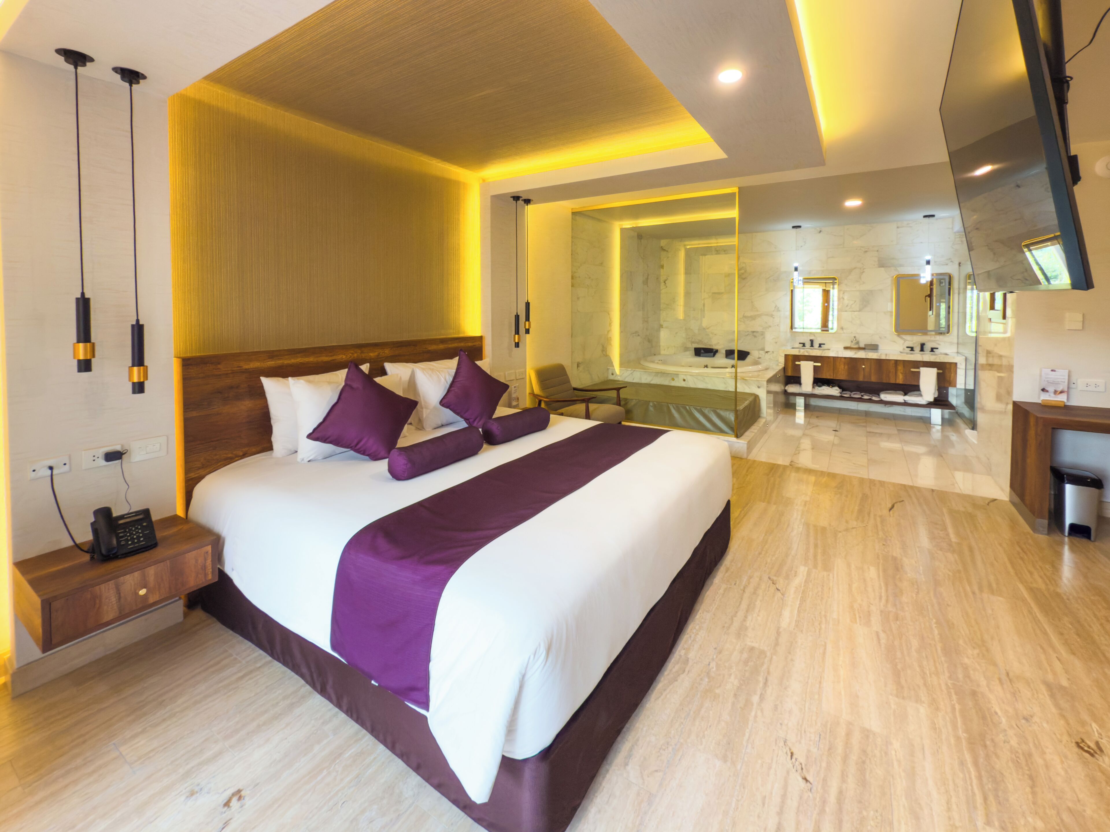 Junior Room, 1 King Bed, Garden View | In-room safe, individually furnished, desk, soundproofing