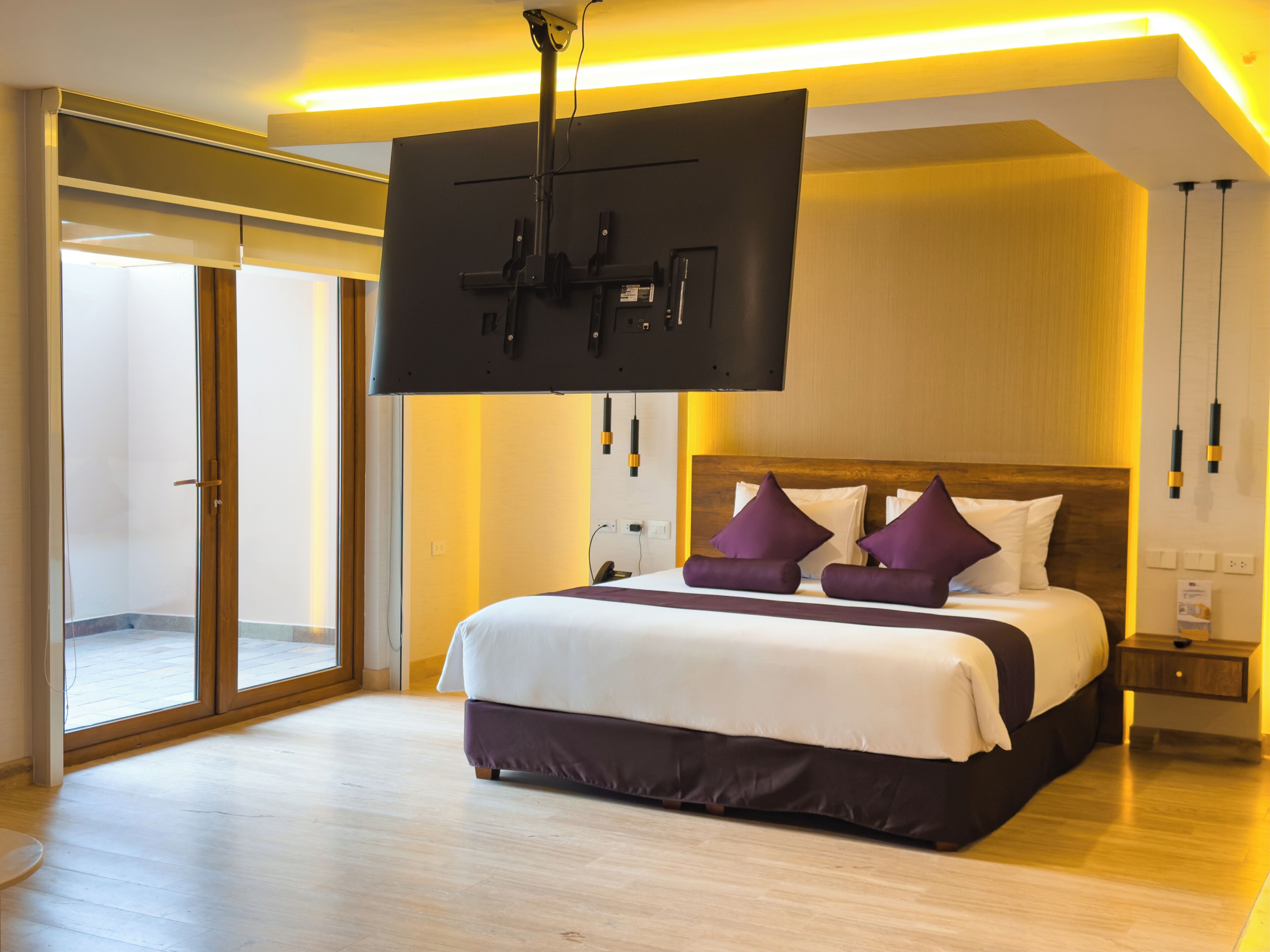 Deluxe Studio Suite | In-room safe, individually furnished, desk, soundproofing