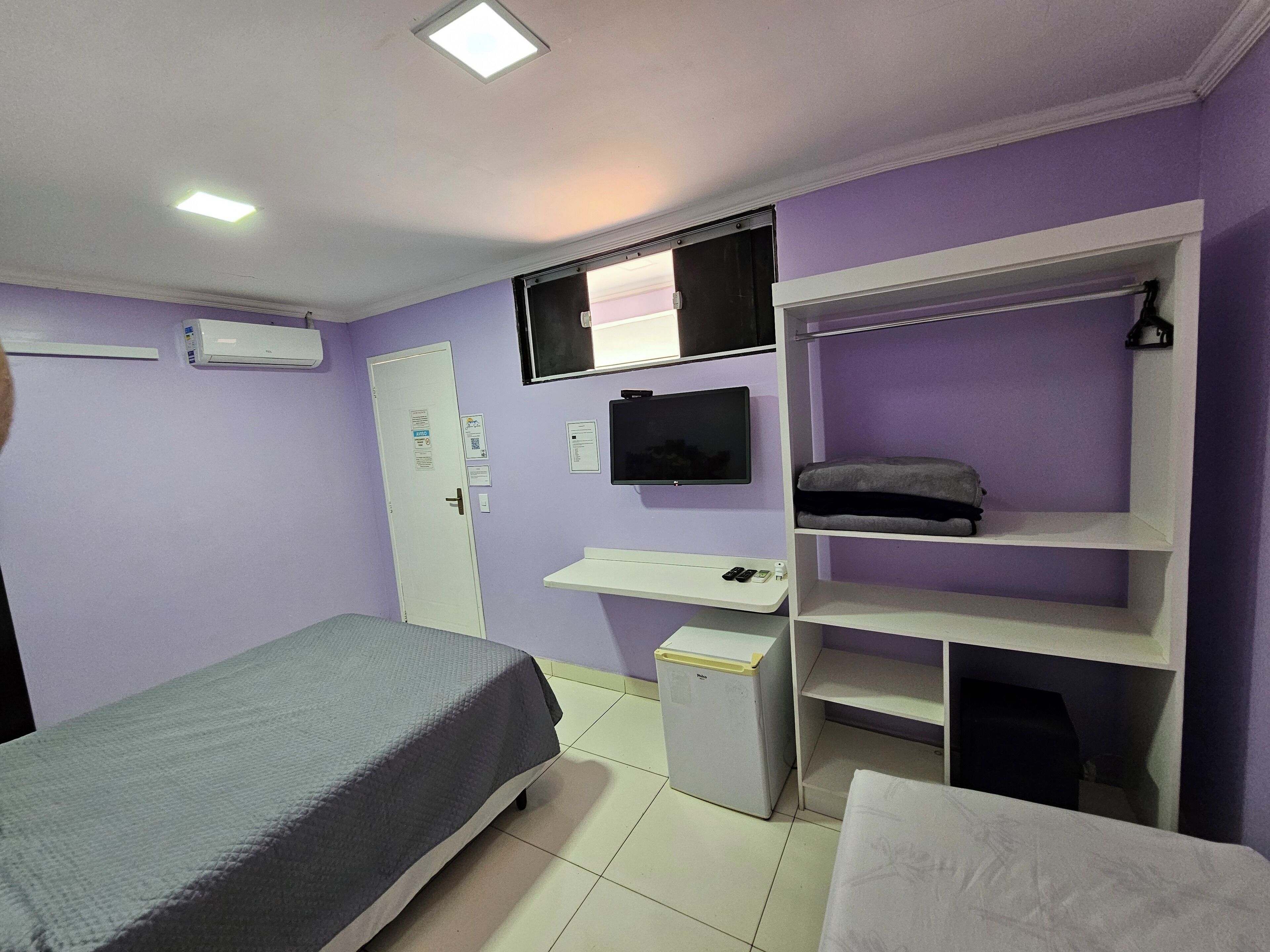 Family Quadruple Room | Laptop workspace, free WiFi