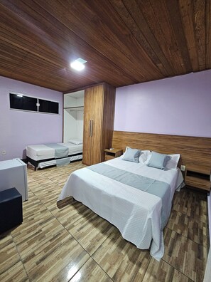 Firemannsrom – familie | Skrivebord for bærbar PC og wi-fi (inkludert)