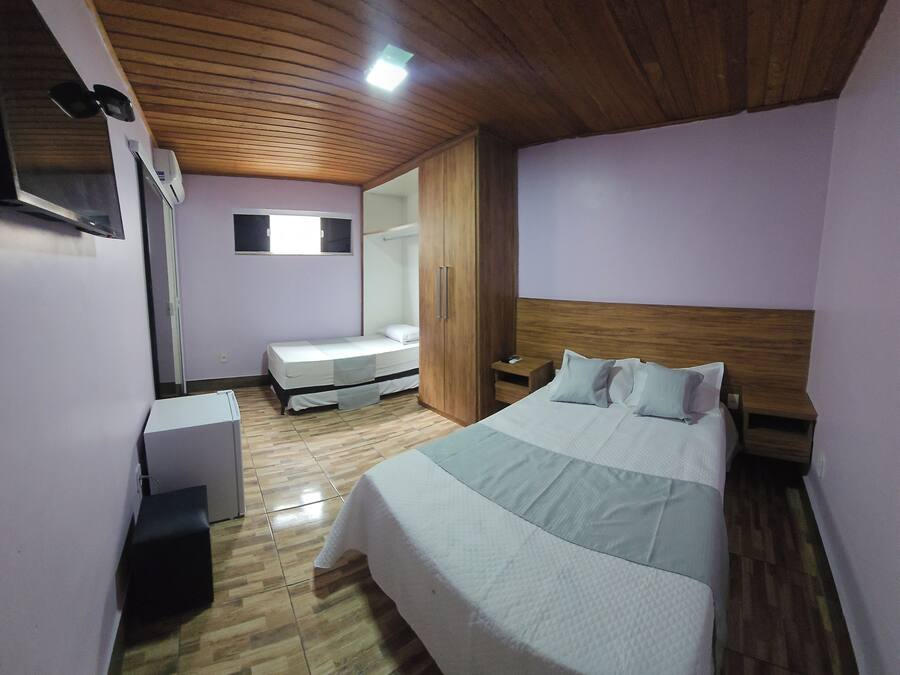 Family Quadruple Room | Laptop workspace, free WiFi