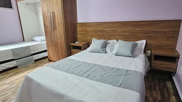 Espacio para trabajar con laptop y wifi gratis