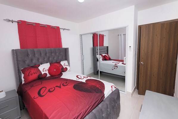 2 bedrooms, iron/ironing board, WiFi, bed sheets