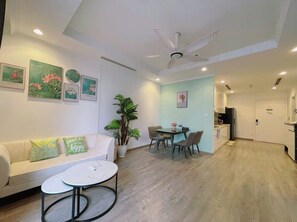 Apartment, 2 Schlafzimmer | Wohnbereich