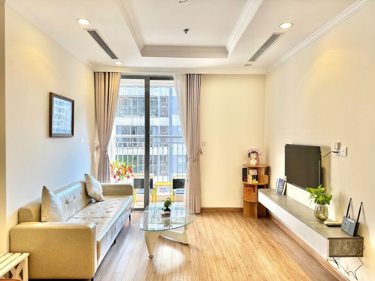 Apartment, 3 Bedrooms | Living area | 50-inch TV with cable channels