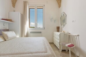 2 chambres, fer et planche à repasser, accès Internet, draps fournis