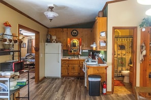 Microwave, oven, stovetop, coffee/tea maker