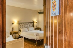 1 habitación, wifi gratis y ropa de cama