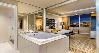 Las Vegas Casino Luxury Large 1 BR Villa for a memorable vacation or business.