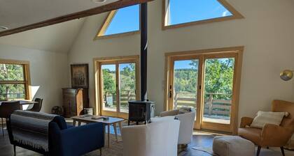 Cozy 3-bedroom cabin in the delightful Driftless area of Wisconsin with WiFi, AC