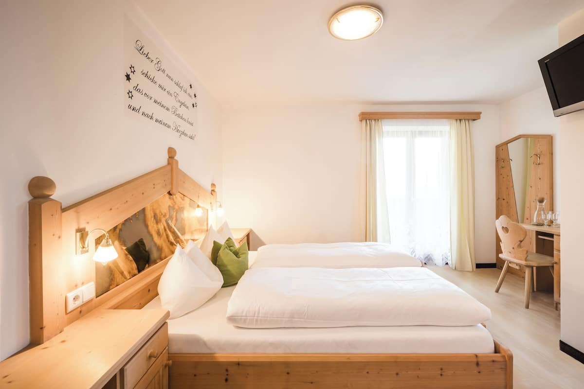 Comfort Double Room, Mountain View | In-room safe, desk, blackout drapes, free WiFi