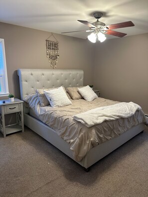 3 bedrooms, in-room safe, iron/ironing board, free WiFi - 3 bedroom Family Friendly Retreat By the Bay! (Lower Township)