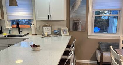 3 bedroom Family Friendly Retreat By the Bay!