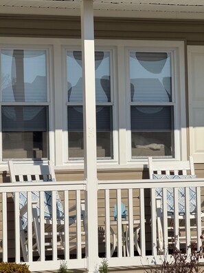 Terrace/patio - 3 bedroom Family Friendly Retreat By the Bay! (Lower Township)