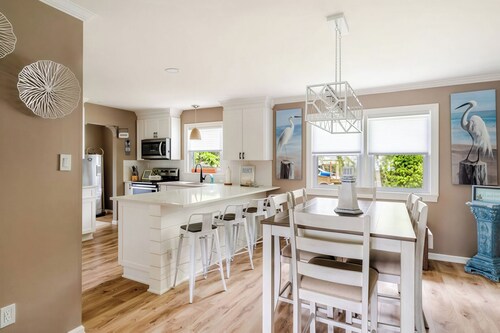3 bedroom Family Friendly Retreat By the Bay!