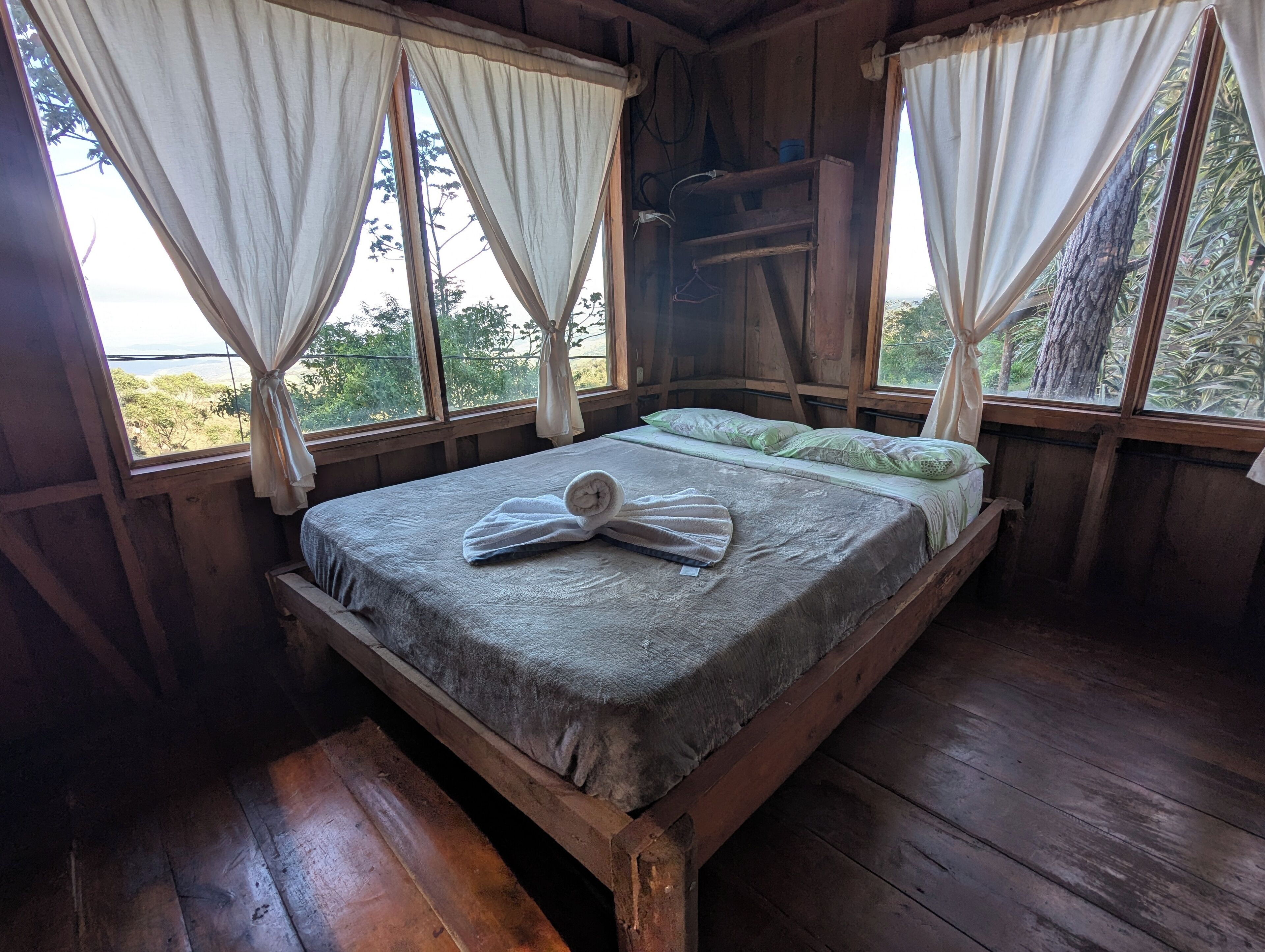 1 bedroom, desk, free WiFi, bed sheets