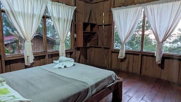 1 bedroom, desk, free WiFi, bed sheets