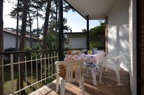 公寓, 3 間臥室, 花園景觀 | 室外用餐