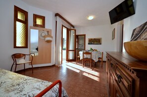 Apartment, 3 Bedrooms, Garden View