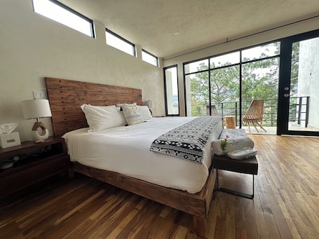 1 bedroom, iron/ironing board, WiFi. Casa Madera 2A Estancia a la orilla del acantilado... Ideal para parejas!