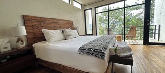 Casa Madera 2A   Estancia a la orilla del acantilado... Ideal para parejas!