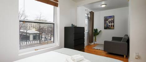 3 bedrooms, desk, iron/ironing board, travel cot