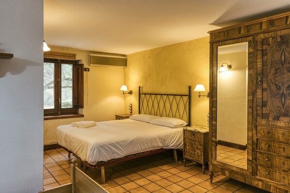 1 quarto, Wi-Fi de cortesia, roupa de cama