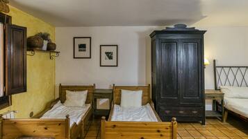 1 bedroom, free WiFi, bed sheets