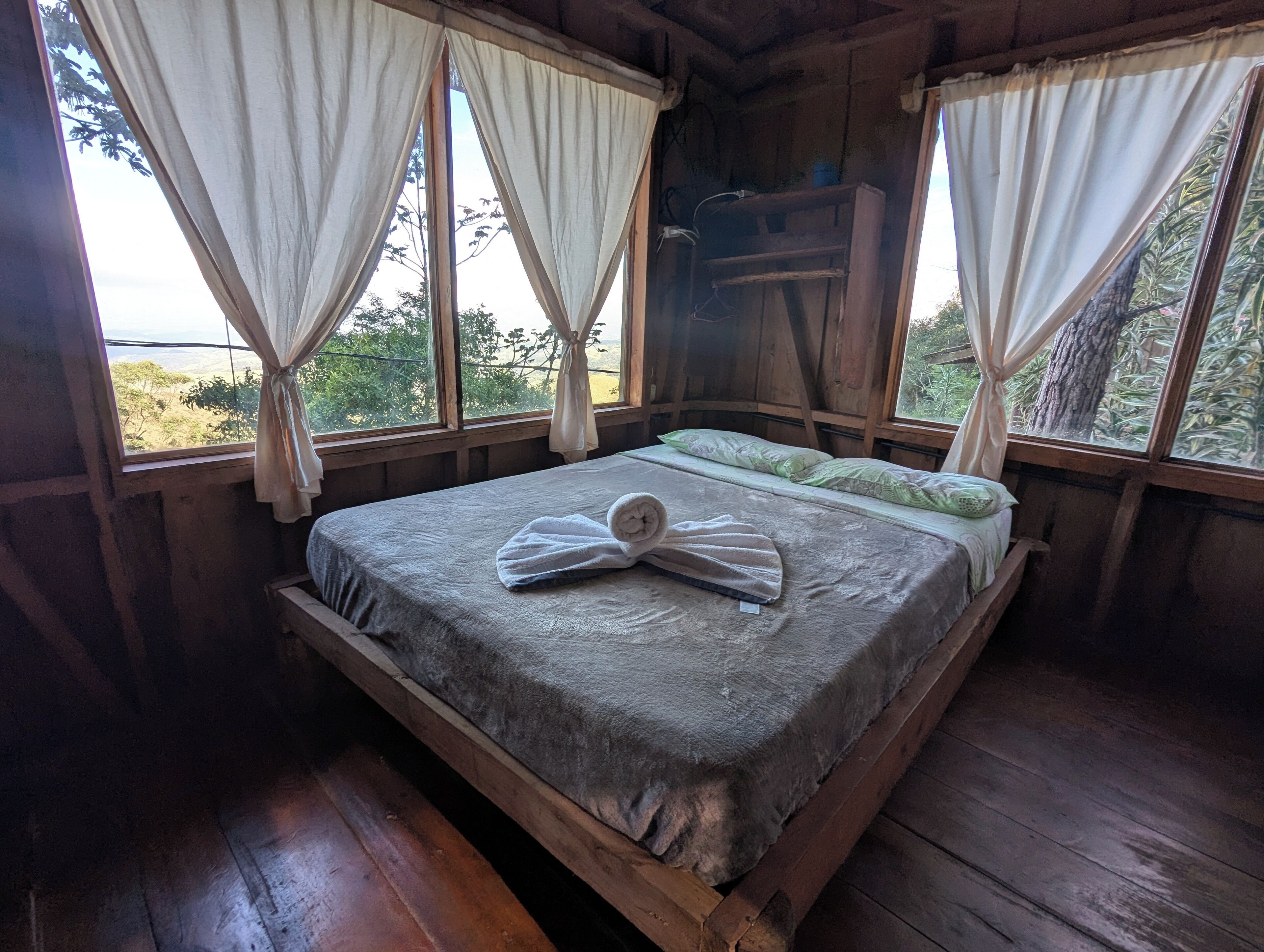 Panoramic Cabin | Free WiFi, bed sheets