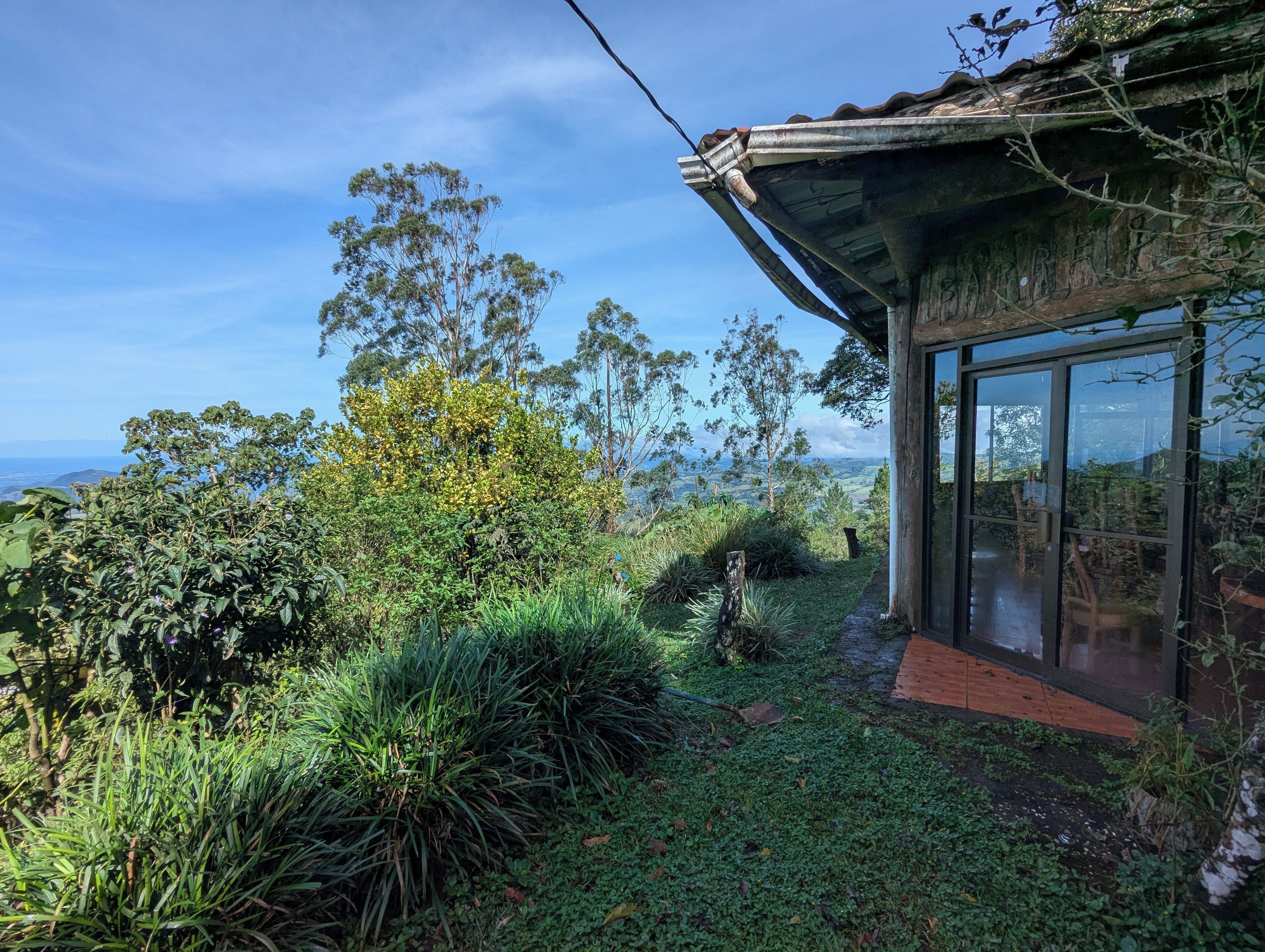 ฝ่ายต้อนรับ