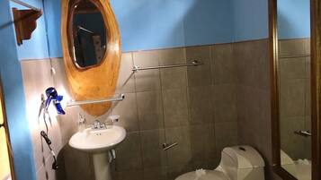 Cottage, Private Bathroom, Lake View | Bathroom