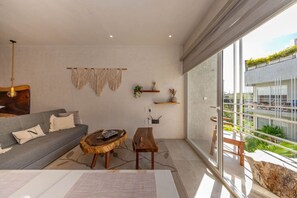 Smart TV - Jungle Chic King Studio w/ Pool (Tulum)