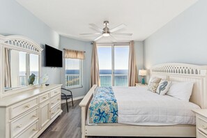 3 室のベッドルーム、WiFi (無料)、ベッドシーツ