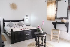2 chambres, fer et planche à repasser, Wi-Fi, draps fournis