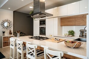 Fridge, microwave, oven, dishwasher